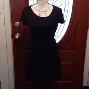 Medium black short dress